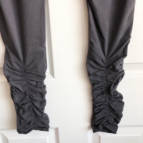 ‼️SOLD ‼️Bally workout Leggings Grey Medium - Picture 2 of 3